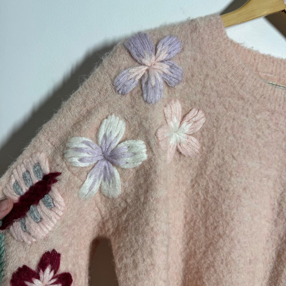 Bundles North Sweater Women M Pink Fuzzy Floral Embroidered Crew Neck Grandmacor - Picture 4 of 8